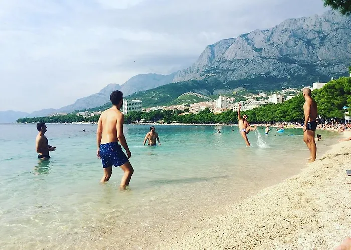 Beachfront Apartment Makarska
